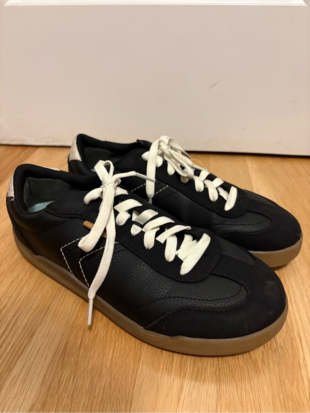 Dr. Scholl’s Be True Sneakers
